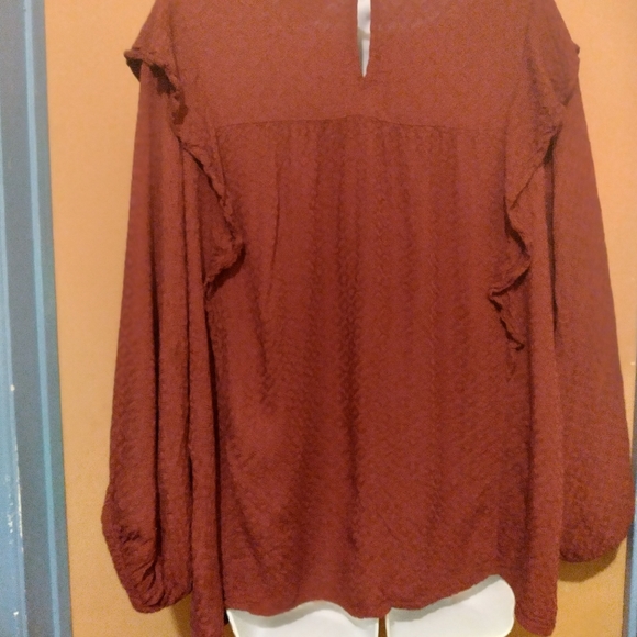 Ladies top - Picture 3 of 6